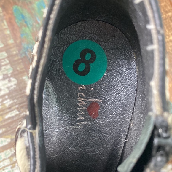 🦓🦓🦓 Zebra Print boots that I never wore size 8. 4-5 inch heels BRAND NEW - Picture 4 of 13